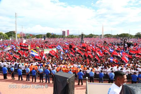 40/19 ¡Siempre Más Allá! celebrando la esperanza, el amor y la paz