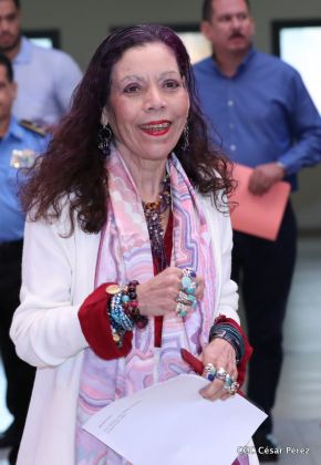 40/19 ¡Siempre Más Allá! celebrando la esperanza, el amor y la paz