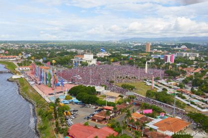 40/19 ¡Siempre Más Allá! celebrando la esperanza, el amor y la paz