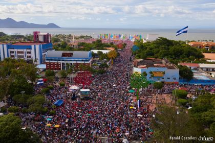 40/19 ¡Siempre Más Allá! celebrando la esperanza, el amor y la paz