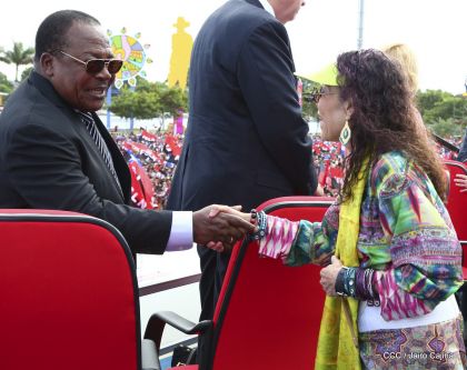 40/19 ¡Siempre Más Allá! celebrando la esperanza, el amor y la paz