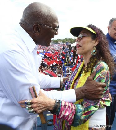 40/19 ¡Siempre Más Allá! celebrando la esperanza, el amor y la paz