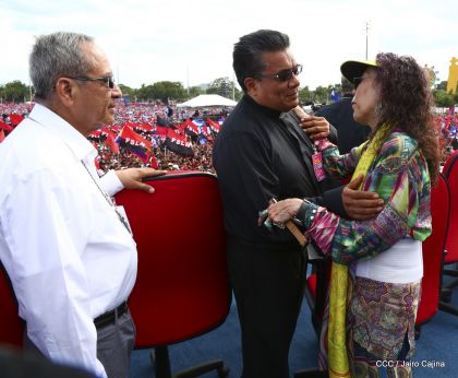 40/19 ¡Siempre Más Allá! celebrando la esperanza, el amor y la paz