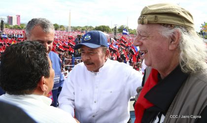 40/19 ¡Siempre Más Allá! celebrando la esperanza, el amor y la paz