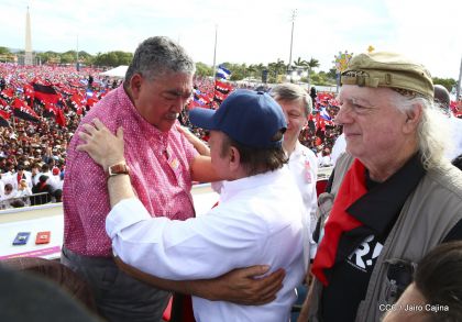 40/19 ¡Siempre Más Allá! celebrando la esperanza, el amor y la paz