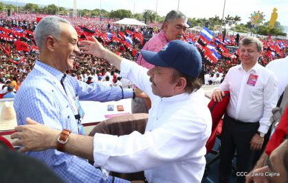 40/19 ¡Siempre Más Allá! celebrando la esperanza, el amor y la paz