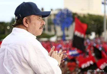 40/19 ¡Siempre Más Allá! celebrando la esperanza, el amor y la paz