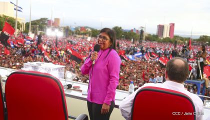 40/19 ¡Siempre Más Allá! celebrando la esperanza, el amor y la paz