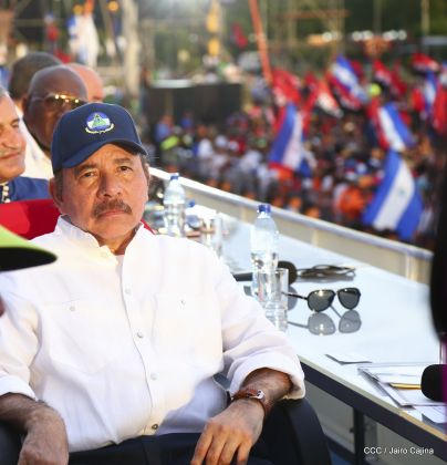 40/19 ¡Siempre Más Allá! celebrando la esperanza, el amor y la paz