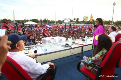 40/19 ¡Siempre Más Allá! celebrando la esperanza, el amor y la paz