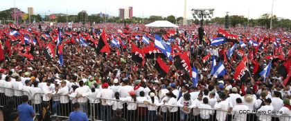 40/19 ¡Siempre Más Allá! celebrando la esperanza, el amor y la paz