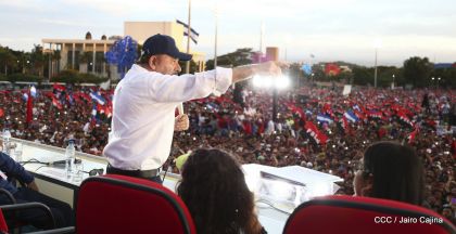 40/19 ¡Siempre Más Allá! celebrando la esperanza, el amor y la paz