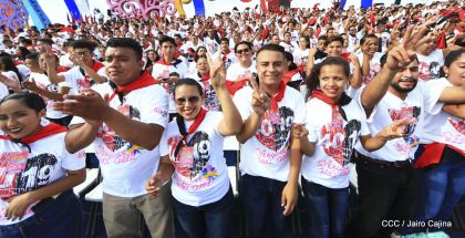 40/19 ¡Siempre Más Allá! celebrando la esperanza, el amor y la paz