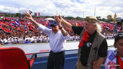 40/19 ¡Siempre Más Allá! celebrando la esperanza, el amor y la paz