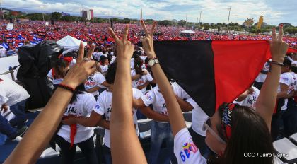 40/19 ¡Siempre Más Allá! celebrando la esperanza, el amor y la paz