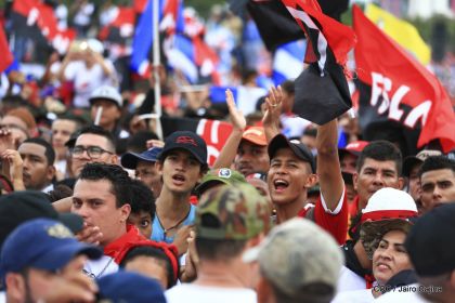 40/19 ¡Siempre Más Allá! celebrando la esperanza, el amor y la paz