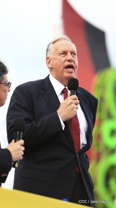 40/19 ¡Siempre Más Allá! celebrando la esperanza, el amor y la paz