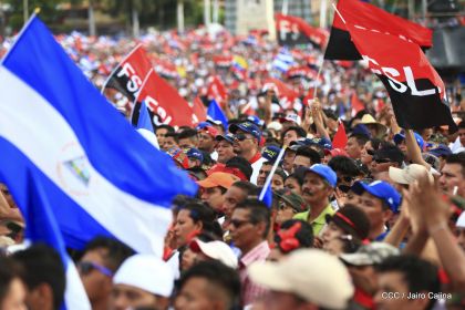 40/19 ¡Siempre Más Allá! celebrando la esperanza, el amor y la paz