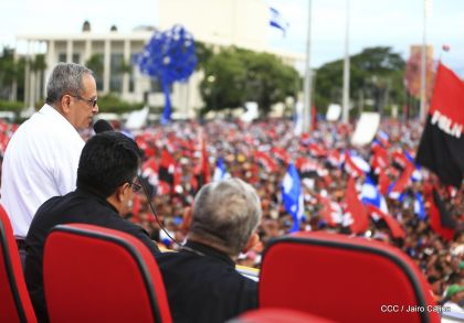 40/19 ¡Siempre Más Allá! celebrando la esperanza, el amor y la paz