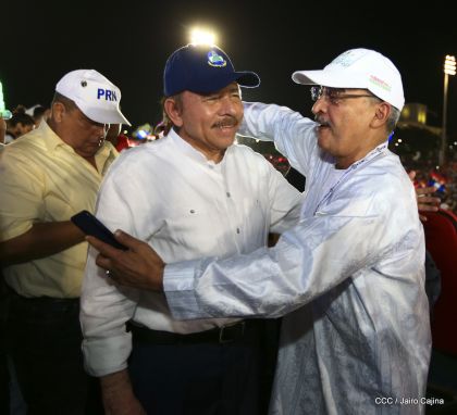 40/19 ¡Siempre Más Allá! celebrando la esperanza, el amor y la paz