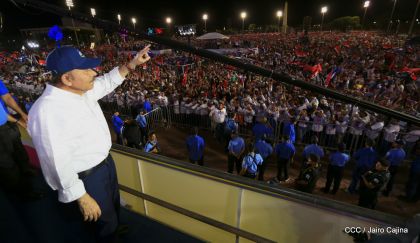 40/19 ¡Siempre Más Allá! celebrando la esperanza, el amor y la paz