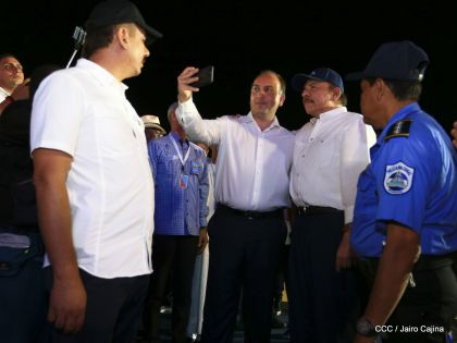 40/19 ¡Siempre Más Allá! celebrando la esperanza, el amor y la paz