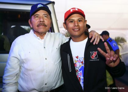 40/19 ¡Siempre Más Allá! celebrando la esperanza, el amor y la paz