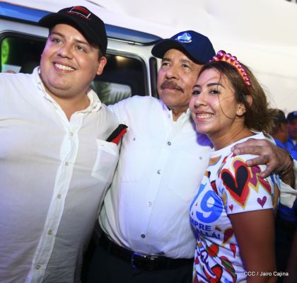 40/19 ¡Siempre Más Allá! celebrando la esperanza, el amor y la paz