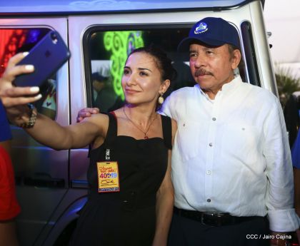 40/19 ¡Siempre Más Allá! celebrando la esperanza, el amor y la paz