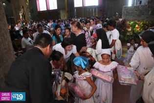 Familias participan en último día del novenario al Niño Dios