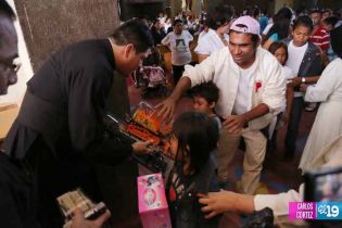 Familias participan en último día del novenario al Niño Dios