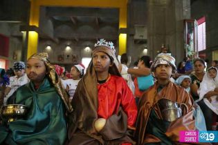 Familias participan en último día del novenario al Niño Dios