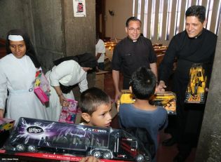 Familias participan en último día del novenario al Niño Dios
