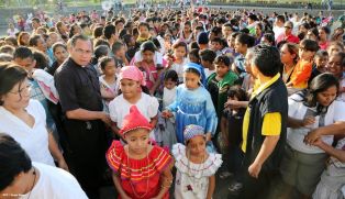 Familias participan en último día del novenario al Niño Dios