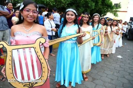 Leoneses conmemoran 131 aniversario de la publicación de Azul de Rubén Darío