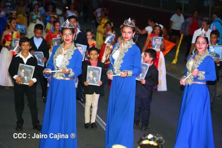 Leoneses conmemoran 131 aniversario de la publicación de Azul de Rubén Darío