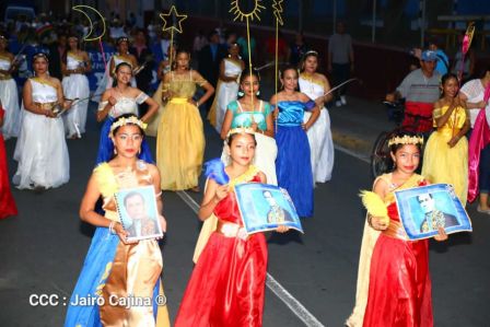Leoneses conmemoran 131 aniversario de la publicación de Azul de Rubén Darío