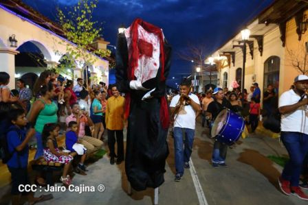 Leoneses conmemoran 131 aniversario de la publicación de Azul de Rubén Darío