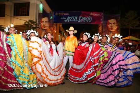Leoneses conmemoran 131 aniversario de la publicación de Azul de Rubén Darío