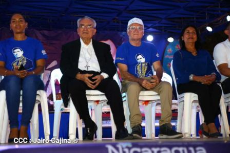 Leoneses conmemoran 131 aniversario de la publicación de Azul de Rubén Darío