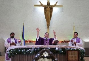 Familias participan en último día del novenario al Niño Dios