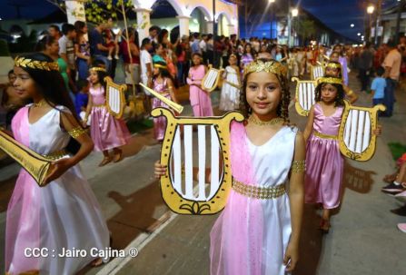 Leoneses conmemoran 131 aniversario de la publicación de Azul de Rubén Darío