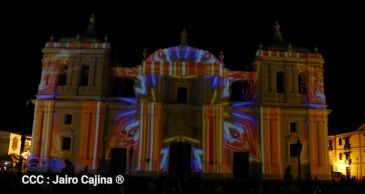 Leoneses conmemoran 131 aniversario de la publicación de Azul de Rubén Darío