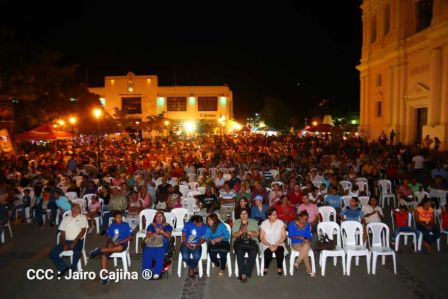 Leoneses conmemoran 131 aniversario de la publicación de Azul de Rubén Darío