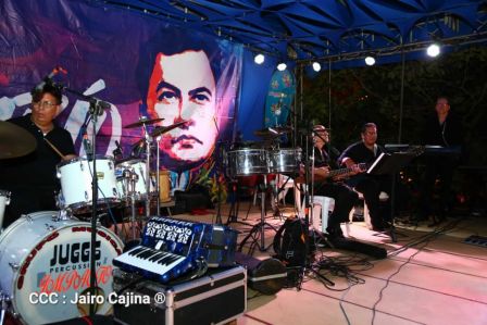 Leoneses conmemoran 131 aniversario de la publicación de Azul de Rubén Darío