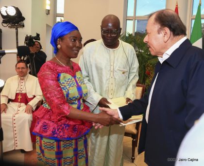 Entrega de cartas credenciales de siete nuevos Embajadores