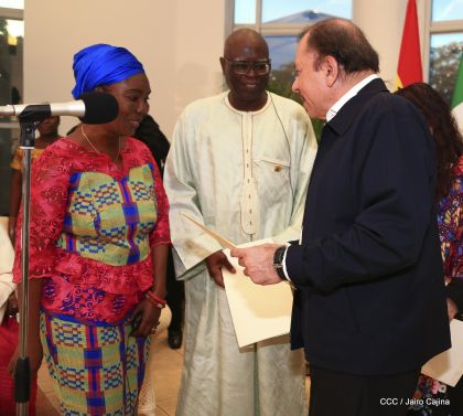 Entrega de cartas credenciales de siete nuevos Embajadores