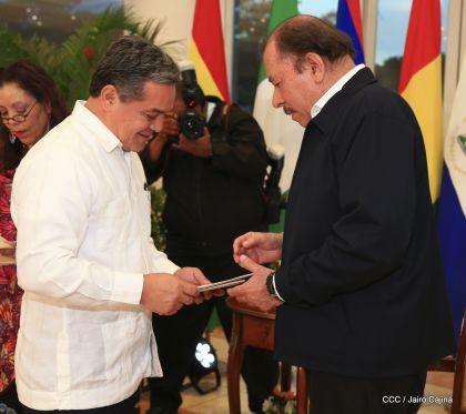 Entrega de cartas credenciales de siete nuevos Embajadores