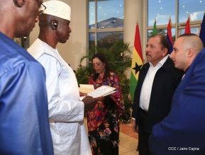 Entrega de cartas credenciales de siete nuevos Embajadores