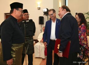 Entrega de cartas credenciales de siete nuevos Embajadores